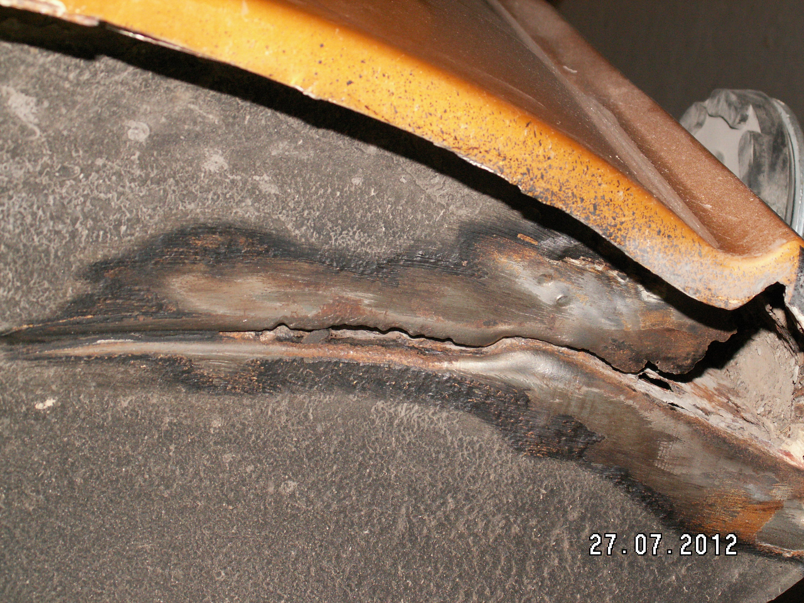 Unferneath the fenders