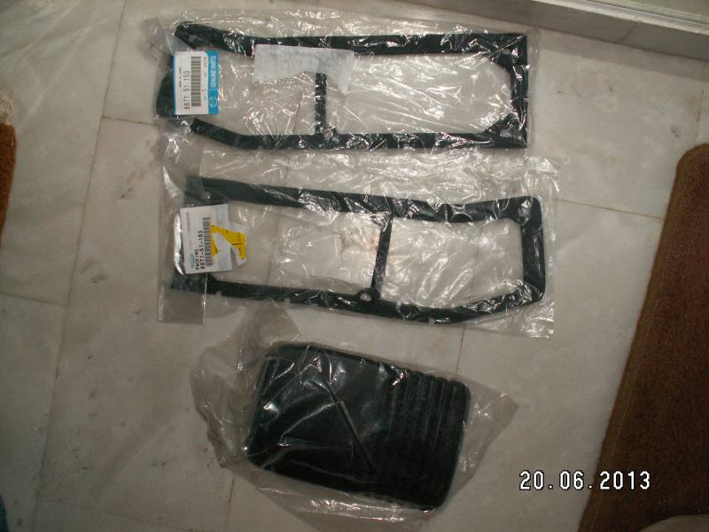 Ruber seals that goe underneath the rear lights (the original were falling apart (completely decomposed after all those years)