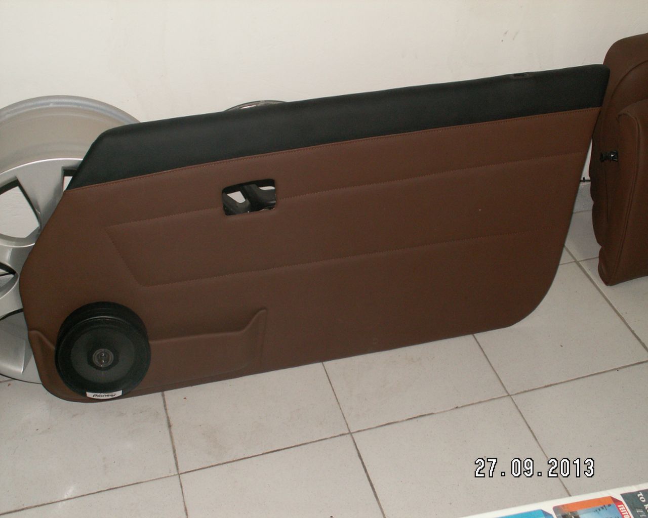 side panel (front view)