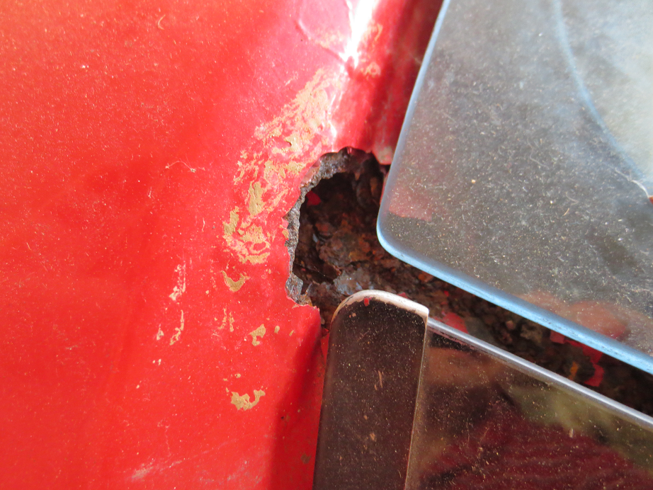 Rust never sleeps, this happened in a garage ?