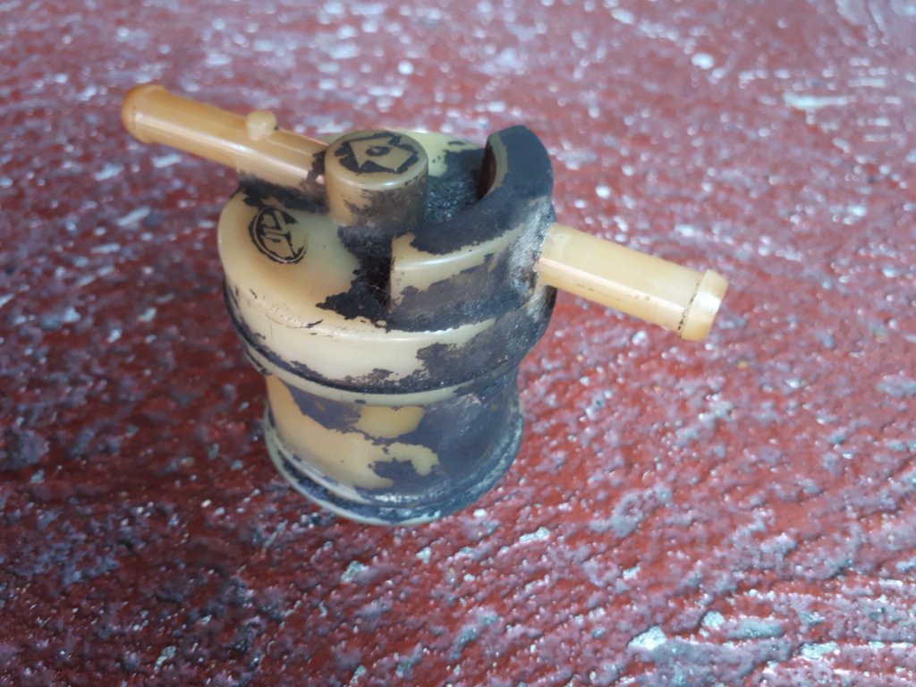 Old Fuel Filter.jpg