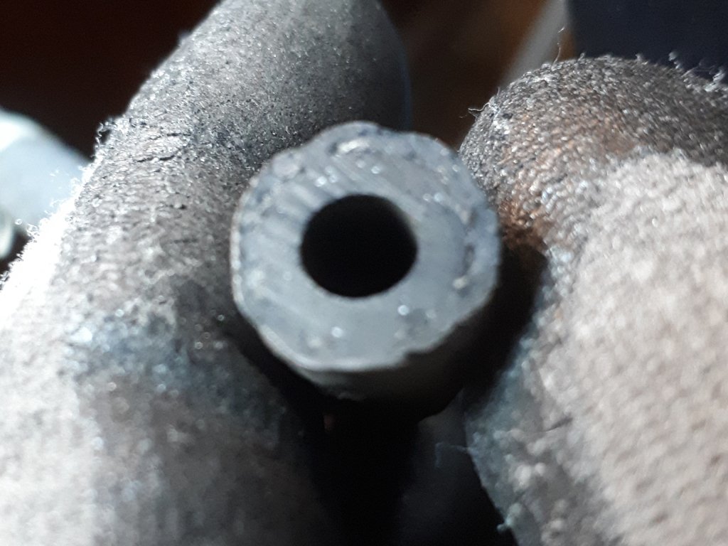 Fuel Pipe cut.jpg