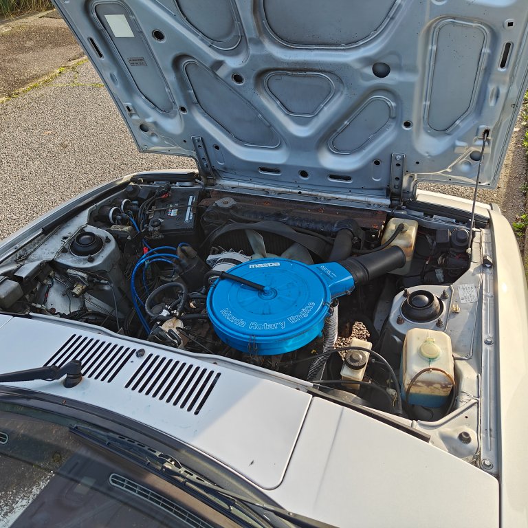 engine bay 1.jpg
