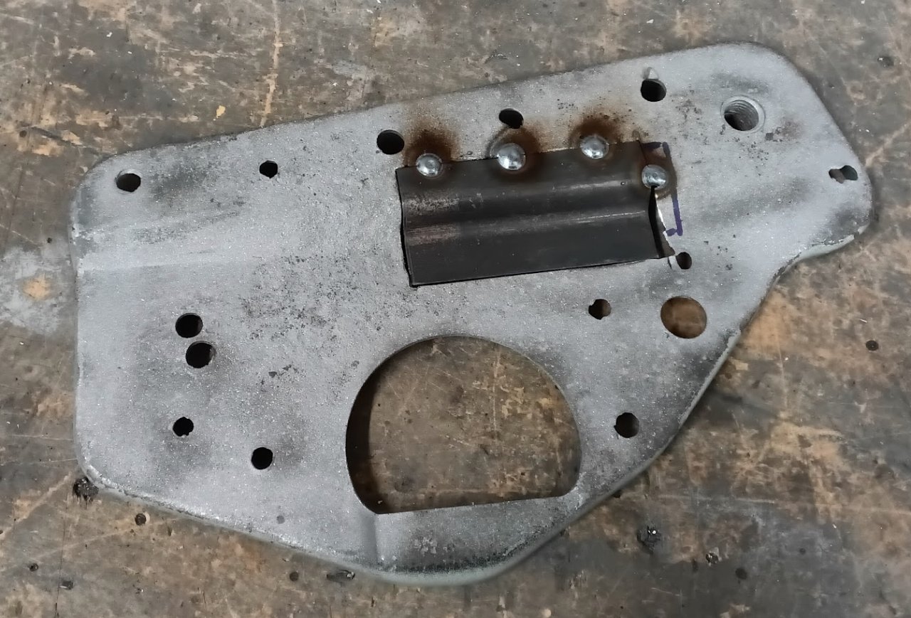 Fill split in n/s strengthening plate