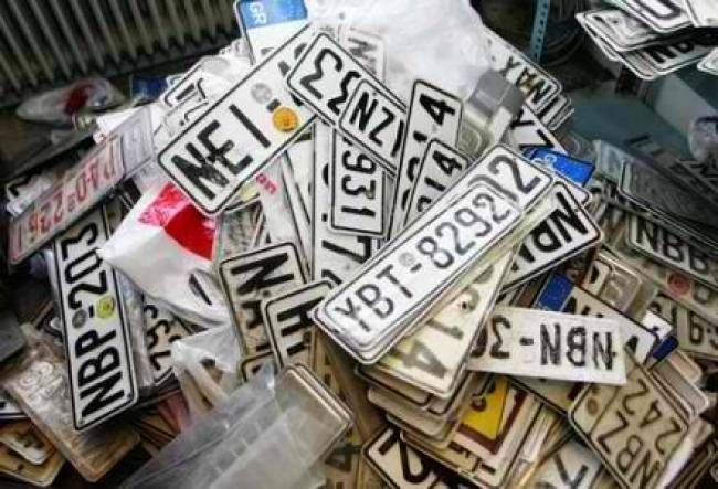 Here is a photo of the cars licence plates 'storage' idea in the motorisation servise...